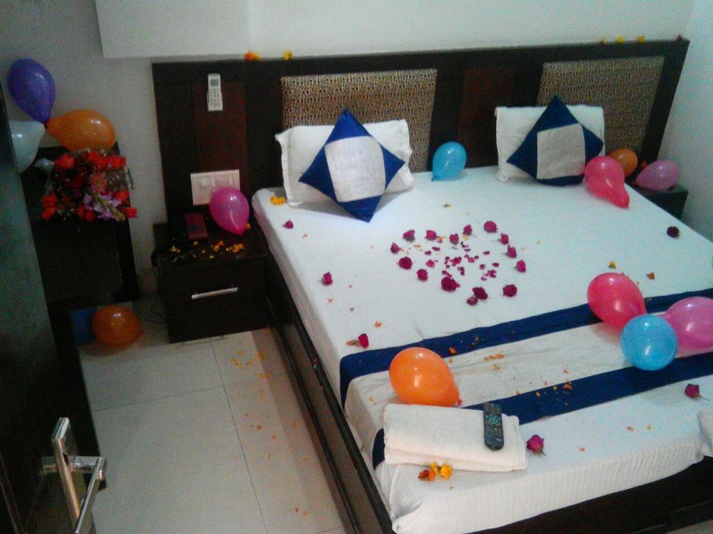 Hotel Taj Prince Агра Екстериор снимка